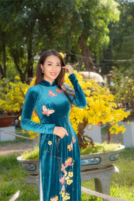 Sao Việt háo hứng du xuân