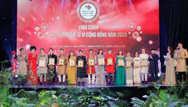 Ju Uyên Nhi, Bảo Nghi nhận 