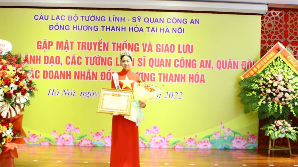 Fan vây kín Miss Teen International 2022 Gia Hân tại Thanh Hóa