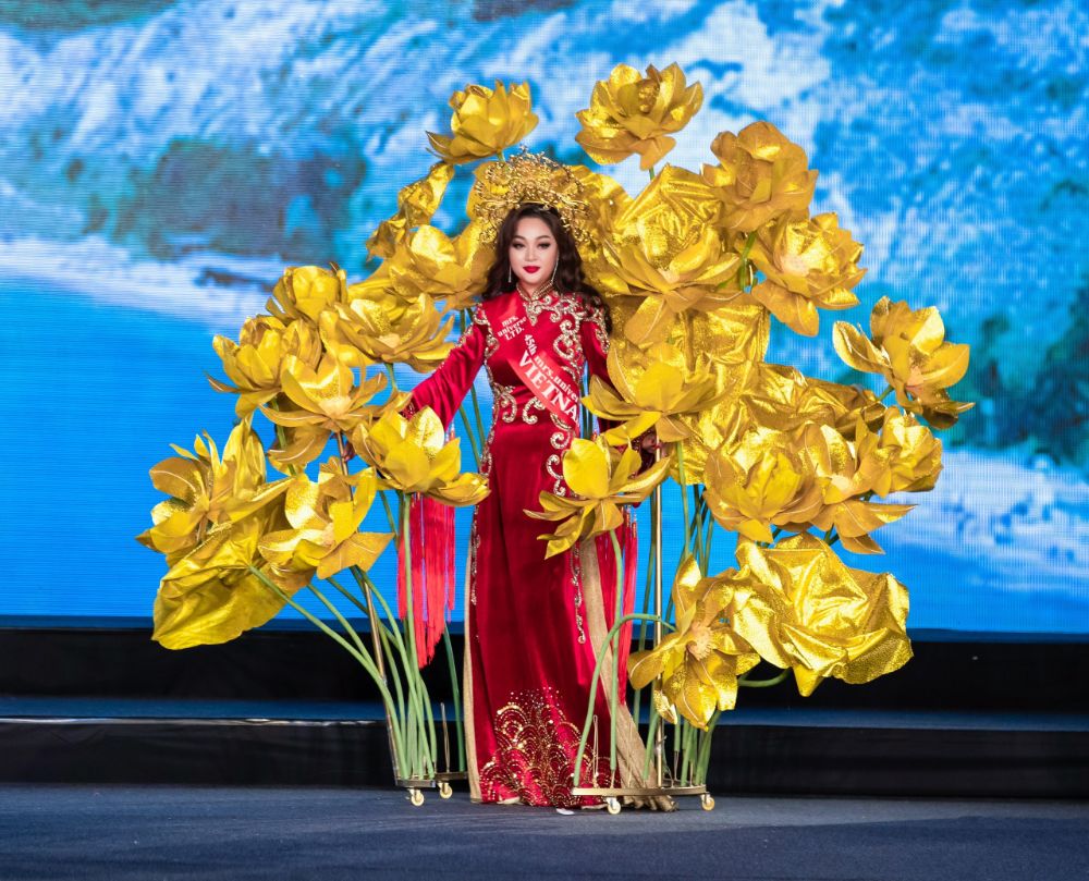 Hoàng Thanh Nga xuất sắc đoạt giải Á hậu 1 Mrs Universe 2022 tại Sofia