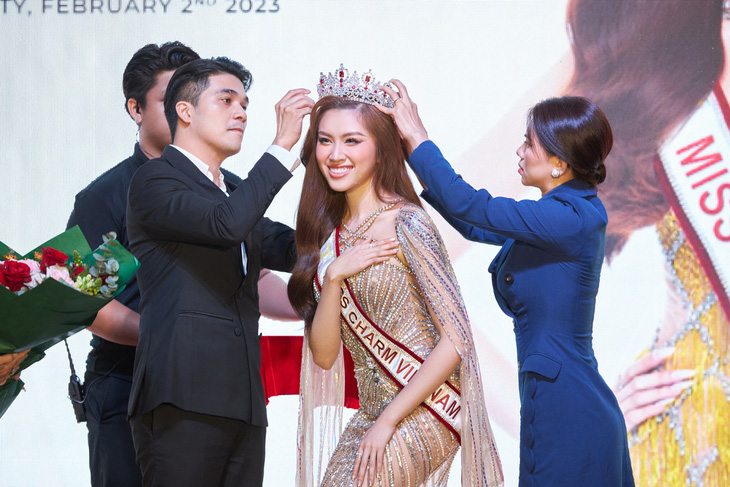 Miss Charm Vietnam 2023 Thanh Thanh Huyền đi thi quốc tế cách nhà 1km